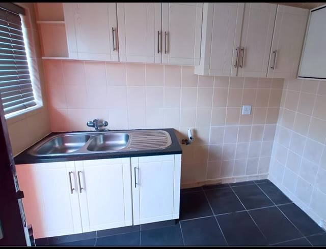 7 BEDROOM HOUSE FOR SALE IN HEIDERAND